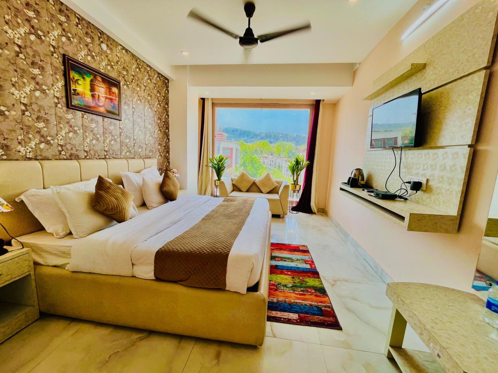 Hotel Golden Temple View By La Casa, Amritsar #Top Rated #Most Awarded #Swimming Pool #Prime Location #Luxury Rooms #Parking #Rooftop Cafe Екстер'єр фото