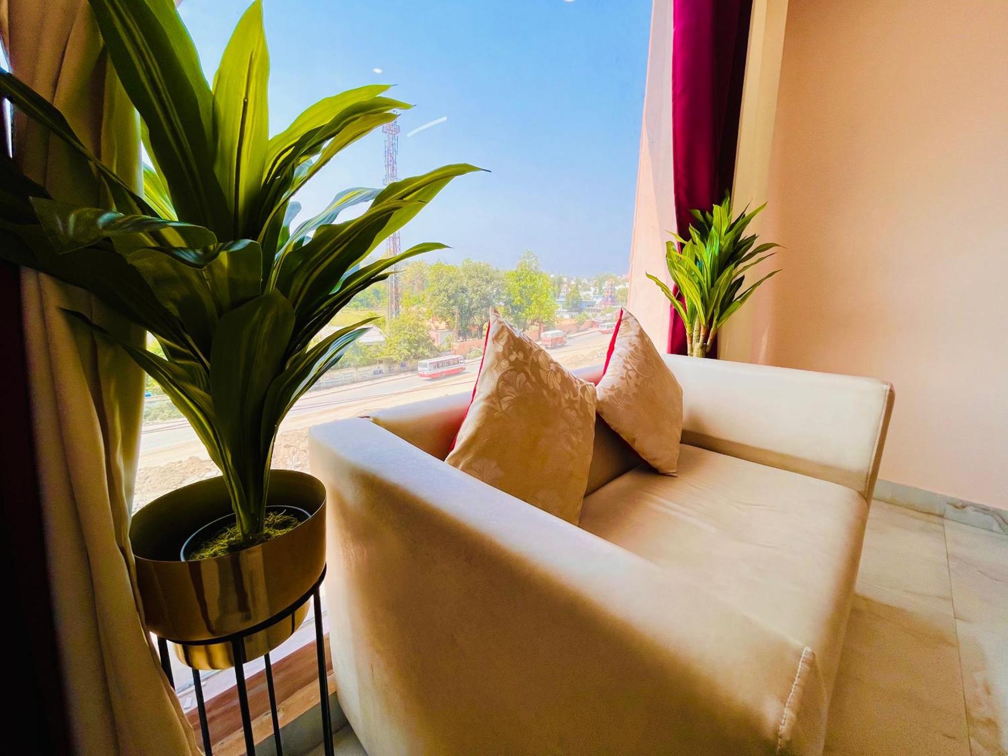 Hotel Golden Temple View By La Casa, Amritsar #Top Rated #Most Awarded #Swimming Pool #Prime Location #Luxury Rooms #Parking #Rooftop Cafe Екстер'єр фото