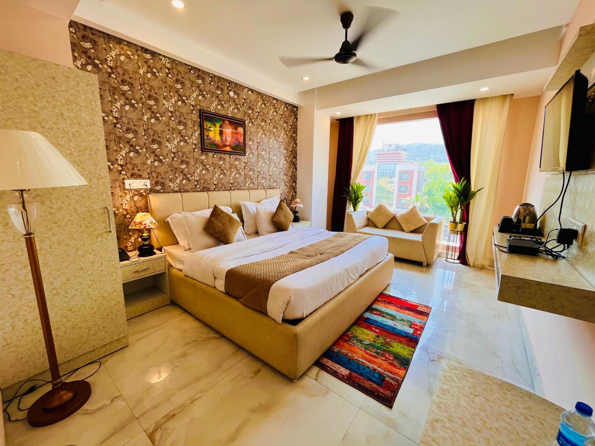 Hotel Golden Temple View By La Casa, Amritsar #Top Rated #Most Awarded #Swimming Pool #Prime Location #Luxury Rooms #Parking #Rooftop Cafe Екстер'єр фото